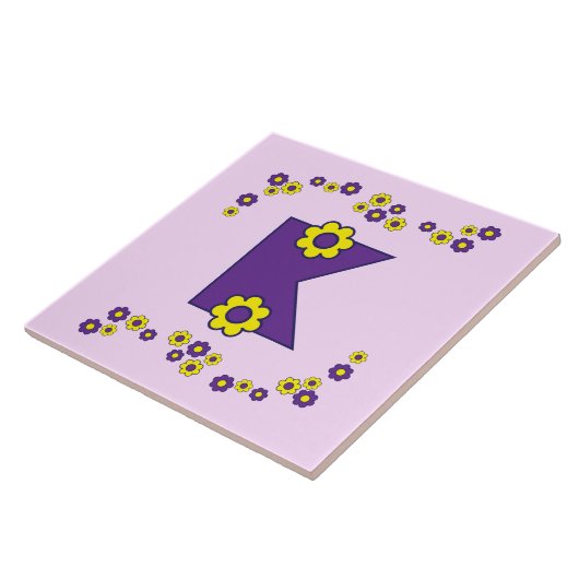 Buchstabe K in lila Monogramm Flores Fliese (Seite)