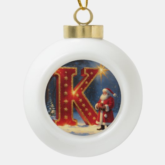 Buchstabe K Santa Personalisiertes Monogramm Weihn Keramik Kugel-Ornament (Vorderseite)