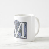 Buchstabe "M" Elegant bestickt Kaffeetasse (VorderseiteRechts)