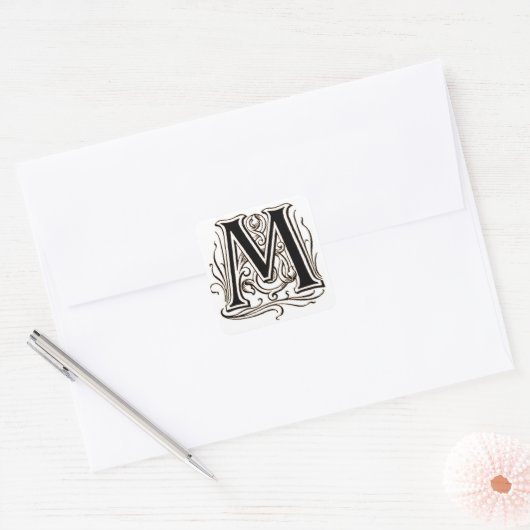 Buchstabe "M" in Braun - Aufkleber (Umschlag)
