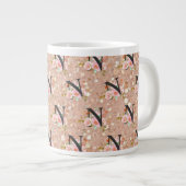 Buchstabe N Jumbo-Tasse (Vorderseite Rechts)