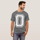 Buchstabe O Name Initial Varsity Alphabet Monogram T-Shirt (Vorne ganz)