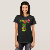 Buchstabe T im T - Shirt Blume (Vorne ganz)