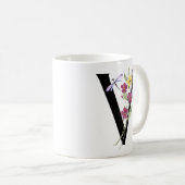 Buchstabe V mit Blumen Kaffeetasse (VorderseiteRechts)