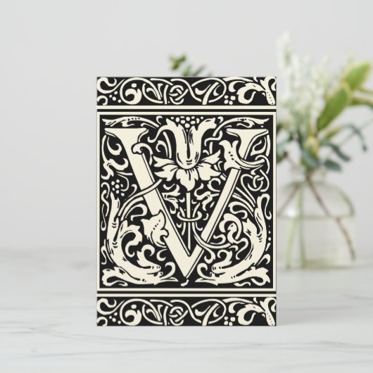 Buchstabe V Mittelalterliches Monogramm Jugendstil Einladung (Stehend Vorderseite)
