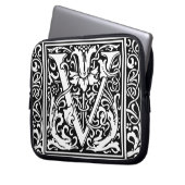 Buchstabe V Mittelalterliches Monogramm Jugendstil Laptopschutzhülle (Vorderseite Links)