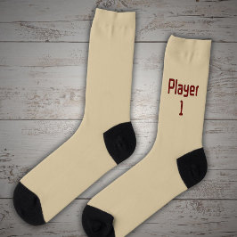 Buchstaben Spieler 1 in Deep Red auf Beige Socken
