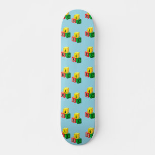 Buchstabenblöcke Skateboard