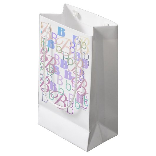 Buchstabenkonfetti "B" Kleine Geschenktüte (Vorderseite Schrägansicht)