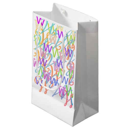 Buchstabenkonfetti "W" Kleine Geschenktüte (Vorderseite Schrägansicht)