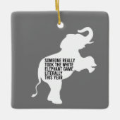Buchstäblich schlimmste Geschenke für den weißen E Keramikornament (Vorderseite)