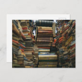 Buchstapel Foto in einem im Vereinigten Königreich Postkarte (Vorne/Hinten)