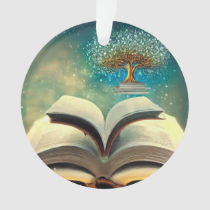 Buchstapelbaum und offene Bücher Ornament