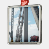 Bucht-Brücke und Bau Silbernes Ornament (Links)