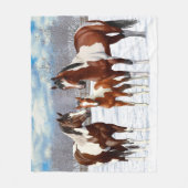 Bucht Pinto Paint Horns im Winter Schnee Fleecedecke (Vorderseite)