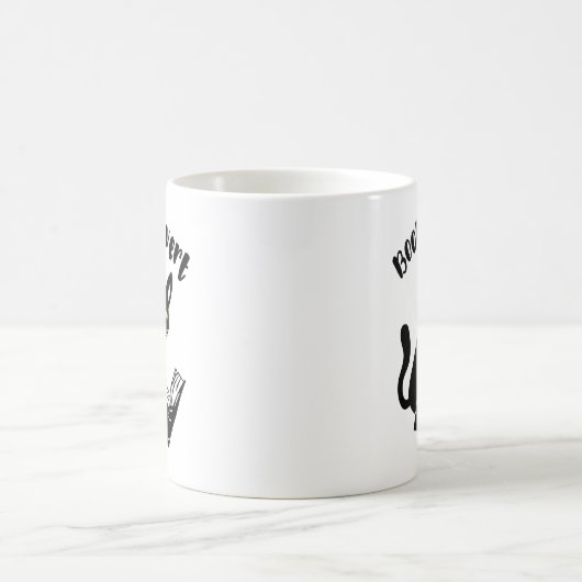 Buchtrovertekatze mit Buch Kaffeetasse (Mittel)