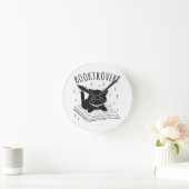 Buchtrovertekatze mit Buch und Sternen Runde Wanduhr (Zuhause)