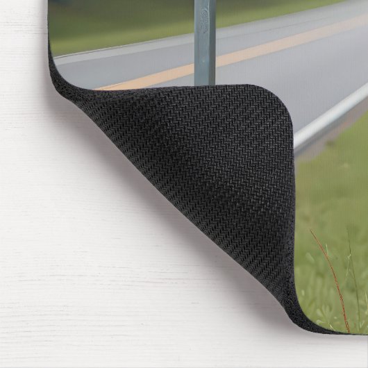 Buck durch ein Hirschschild Mousepad (Ecke)