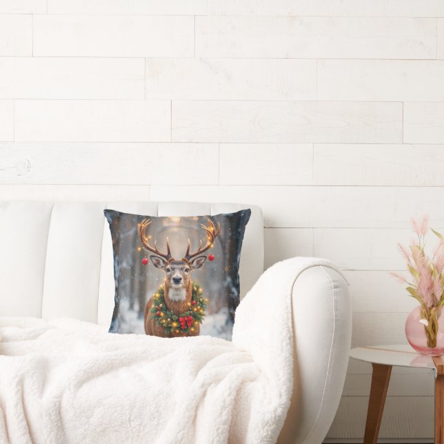 Buck In Snowflakes Wearing a Holiday Wreath Kissen (Liege)