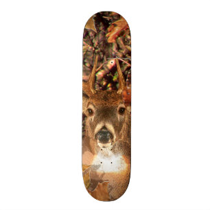 Buckeln in Herbst Camouflage Weiße Schwanz Hirsch Skateboard