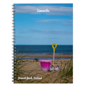 Bucket und Spade auf Dornoch Beach Notebook Notizblock