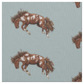 Bucking Paint Horse Stoff (Nahaufnahme)