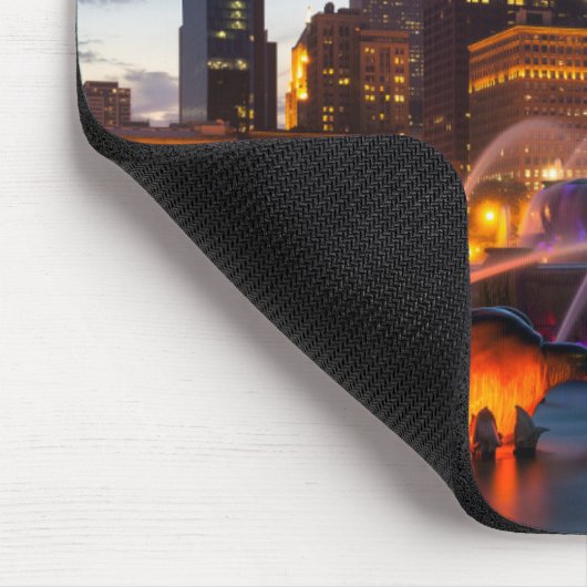 Buckingham Fountain liegt nachts Mousepad (Ecke)