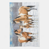 Buckskin Paint Horns in Snow Handtuch (Vertikal)