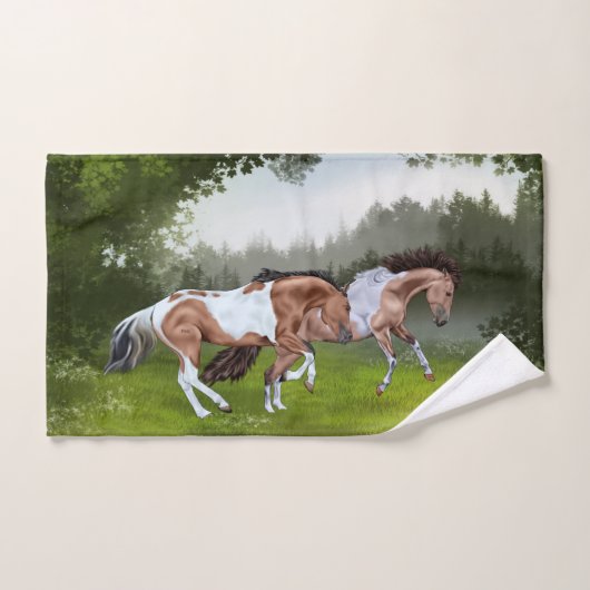 Buckskin Tobiano Paint Horses Print Badhandtuch Set (Handtuch)