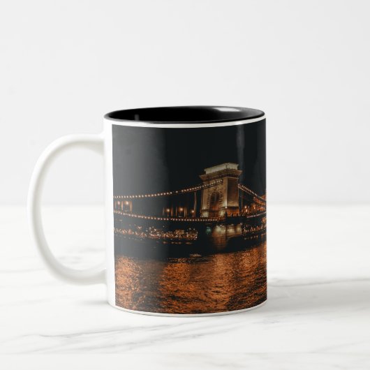 BUDAPEST NIGHT VIEW ZWEIFARBIGE TASSE (Links)