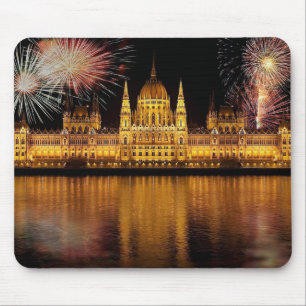 Budapest Parlament Ungarn mit Feuerwerk Mousepad