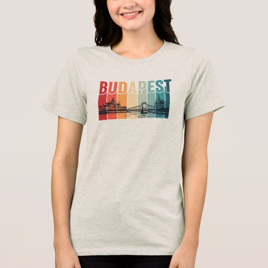 Budapest Text with Skyline Tri-Blend Shirt (Vorderseite)
