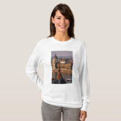 Budapest, Ungarn, Donau-Fluss, Parlament T-Shirt (Vorne ganz)