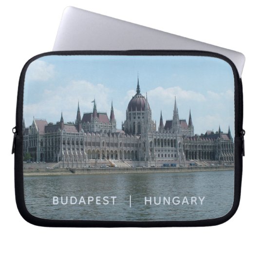 Budapester Laptop mit benutzerdefiniertem Text 3 Laptopschutzhülle (Vorderseite)