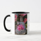 Buddah unter Azaleen-Tasse Tasse (Links)