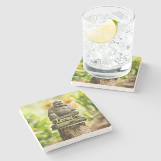 Buddha im hawaiischen Garten Steinuntersetzer (Seitenansicht)