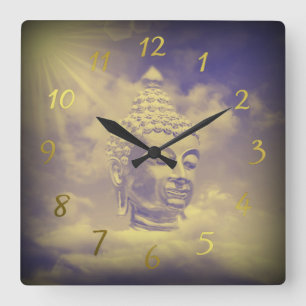Buddha in bunten Wolken mit künstlicher Sonne Quadratische Wanduhr