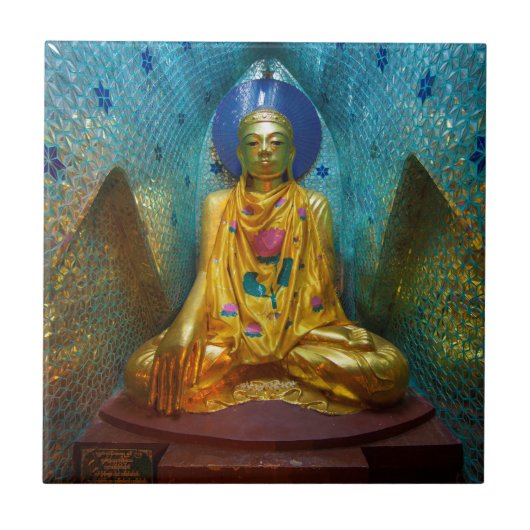 Buddha in der Verzierten Alcove Fliese (Vorderseite)