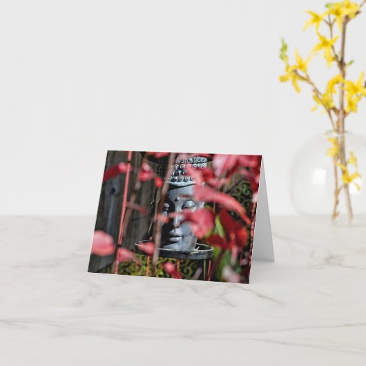 Buddha-Kopf mit rotem Blätter Karte (Gelbe Blume)