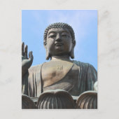 Buddha Statue in Blue Sky, Hand erhöht Postkarte (Vorderseite)
