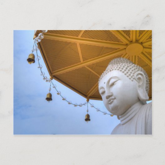 Buddha Statue in Blue Sky, Schirmglocken Postkarte (Vorderseite)