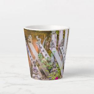 Buddha-Statuen am Senko-ji-Tempel Milchtasse