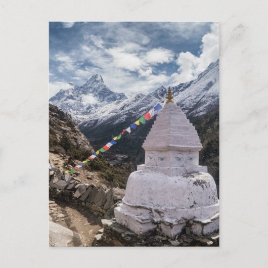 Buddhist Shrine & Prayer Flags, Himalaya Mountains Postkarte (Vorderseite)
