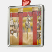 buddhistische Glocken am Doi Suthep-Tempel Ornament Aus Metall (Links)
