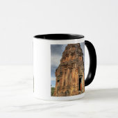 Buddhistischer Mönch, der vor der Tür des Tempels  Tasse (VorderseiteRechts)