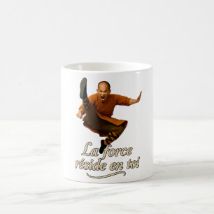 Buddhistischer Mönch im Kampf Kaffeetasse