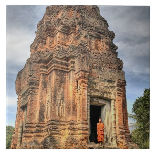 Buddhistischer Mönch steht im Eingangsbereich eine Fliese (Vorderseite)