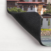 Buddhistischer Tempel am Fluss Mousepad (Ecke)
