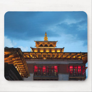 Buddhistisches Dzong-Dach Mousepad