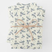 Budding Blue Branches auf Creme - nahtloses Muster Geschenkpapier Set (Beispiel)